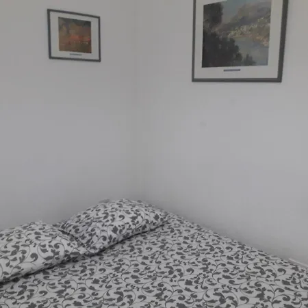 Apartament Kings Court 102 *