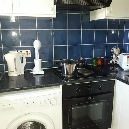 Kings Court 102 Apartment