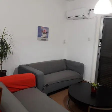 Kings Court 102 파포스
